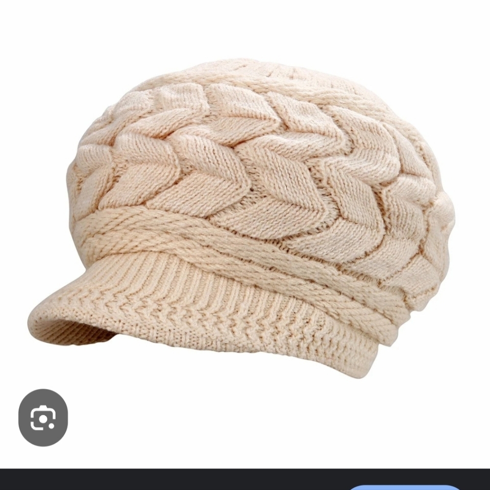 Chunky Cable Knit Visor Beanie Newsboy Hat. Size OS